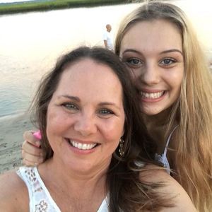 Meet your Posher, Izzy